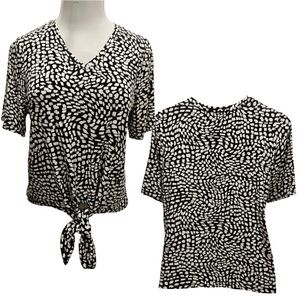 Chico’s Black/White Front Tie Top